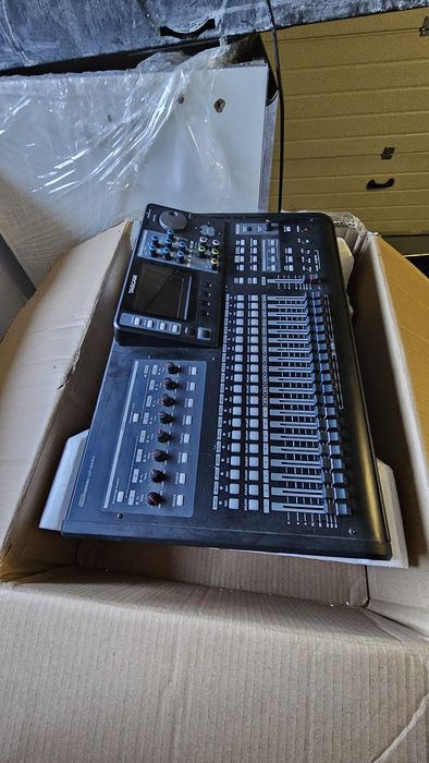 Mixer TASCAM  digital