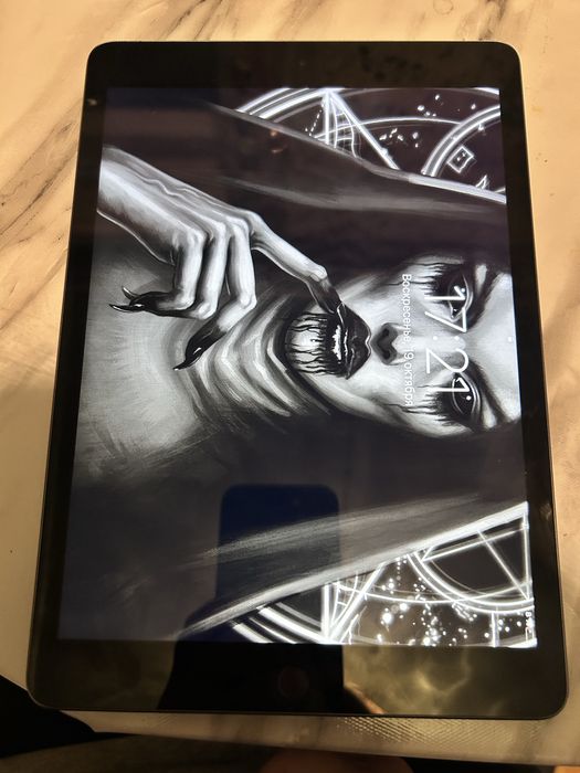 Продам айпад 9 го поколения . СРОЧНО!