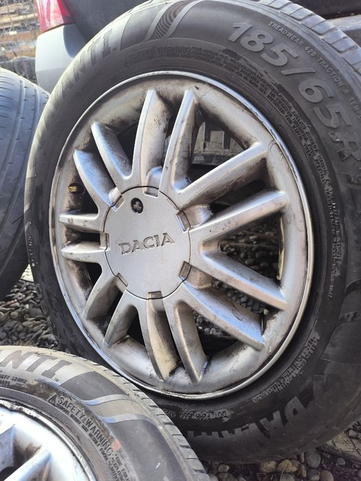 Vând jante originale Dacia pe 15