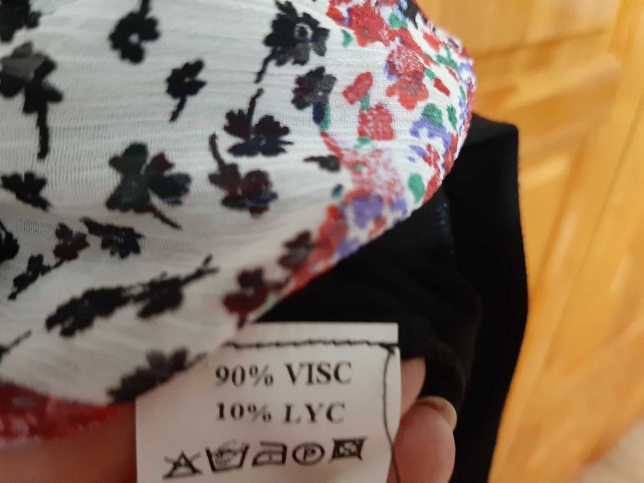 Разкошна Рокля на DIKA! Красива и Стилна! НОВА! Пролет/Есен! р/р М