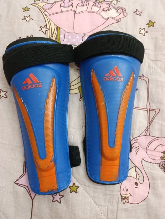 Щитки Адидас оригинальные