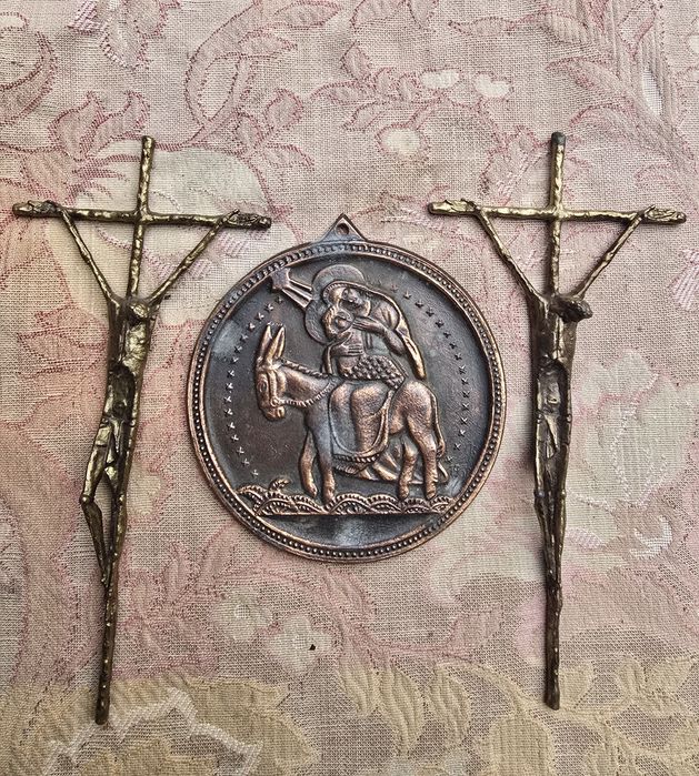 Crucifix/Cruce metalică