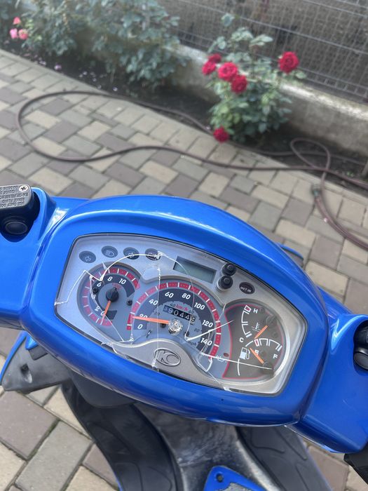 Vand scuter kymco 125cc