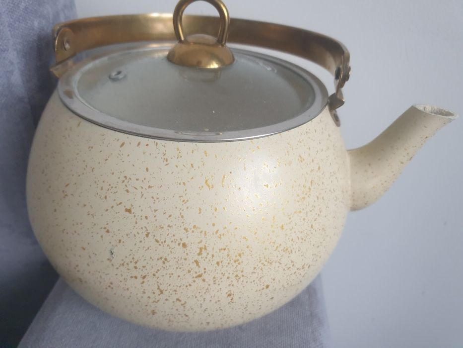 Продается набор чайников