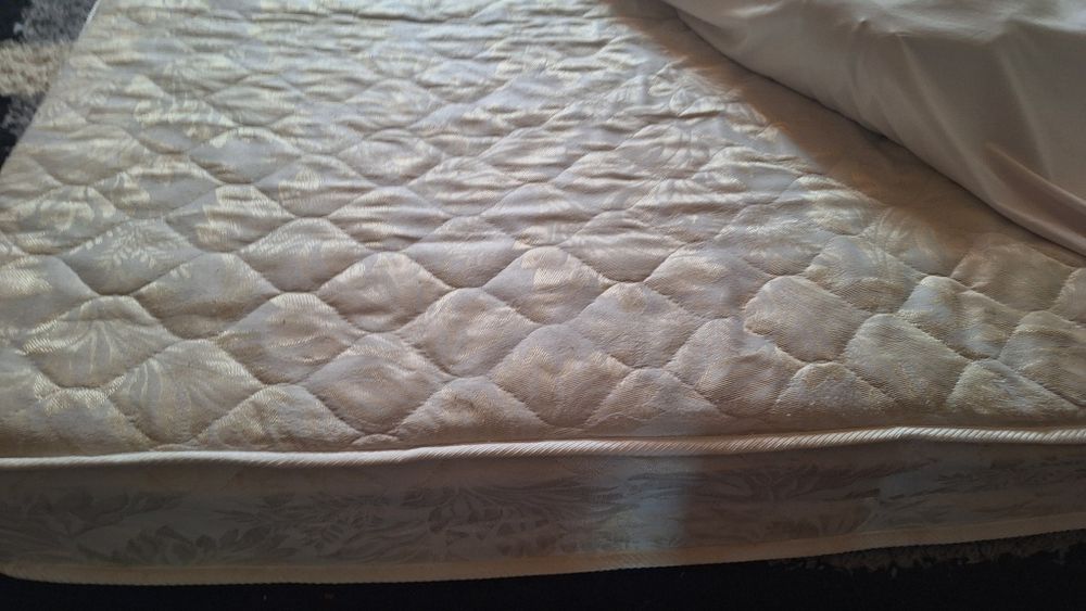 матрас сатылады.