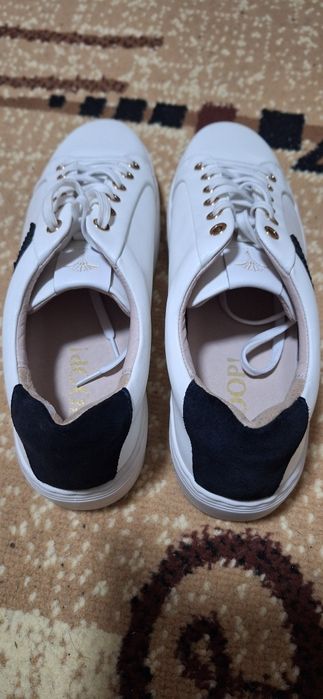 Кроссовки Joop новые.