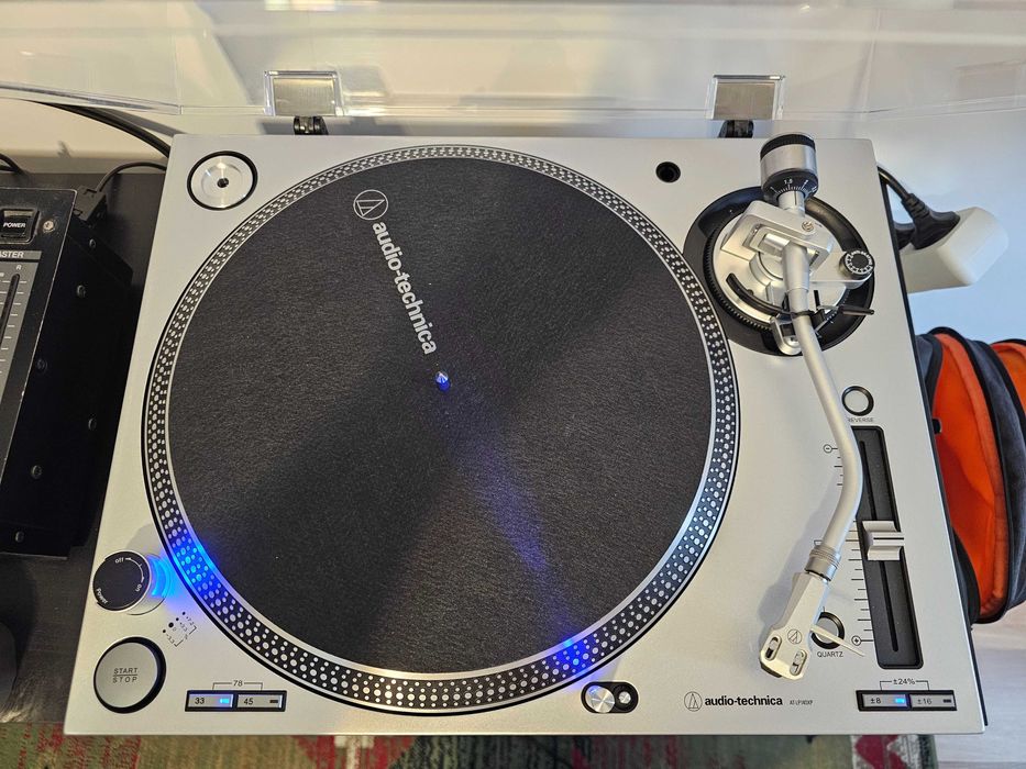 Audio-Technica AT-LP140XP Argintiu