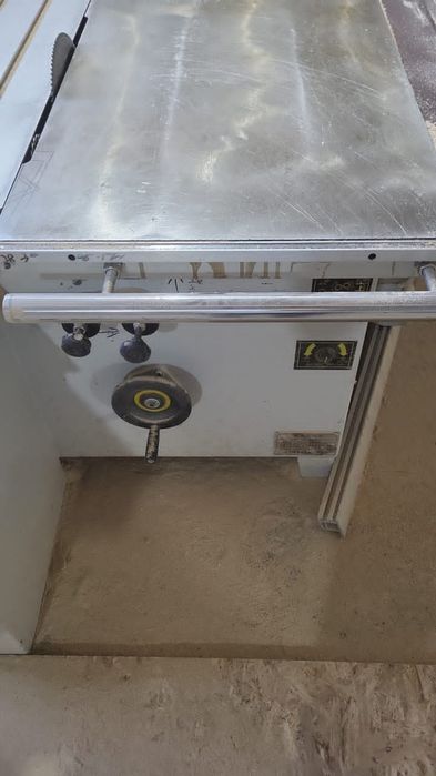 Форматно раскроичный станок