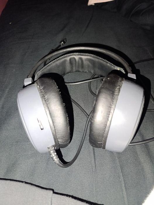 Наушники Zidli чуть покоцаные