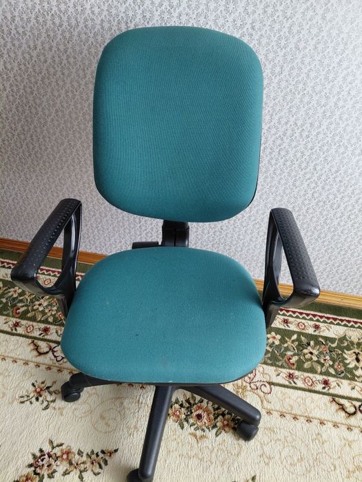 Продам компьютерное кресло