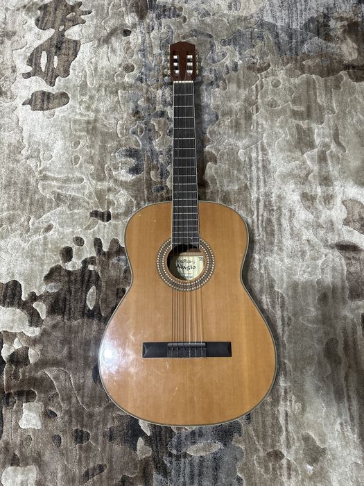 Гитара продам срочно