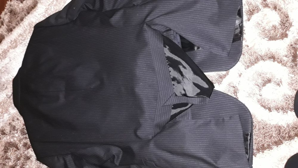 Vand costum zara barbati