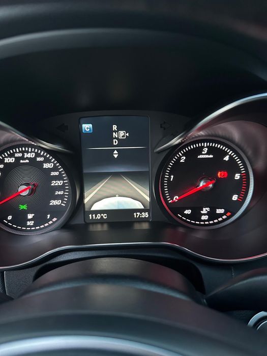 Mercedes-Benz  C220