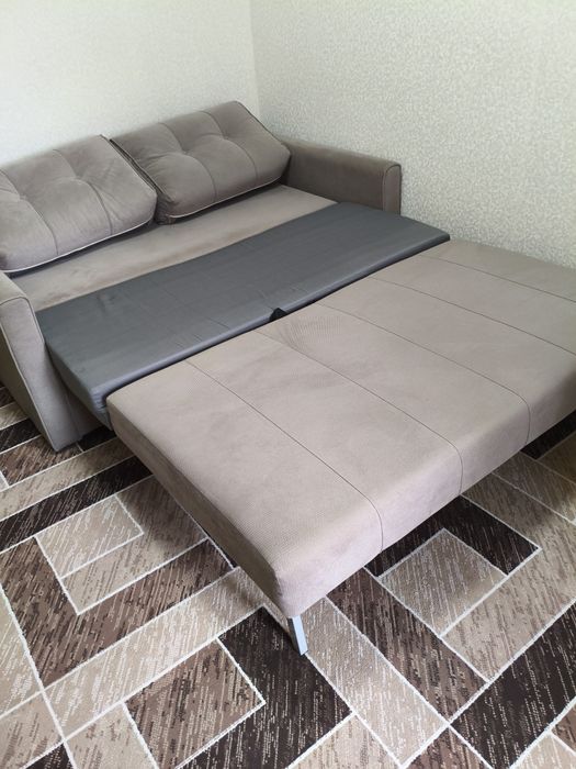 Продам диван раскладной,ширина 160