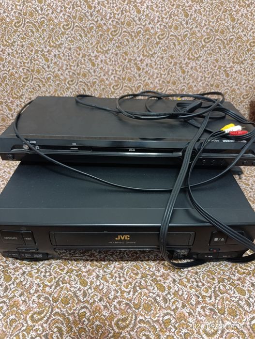 Видео магнитофон JVC, DVD player всё в рабочем состоянии