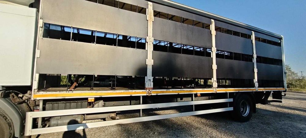 Camion apicol Renault Midlum 18 T pentru stupi pe 10 rame