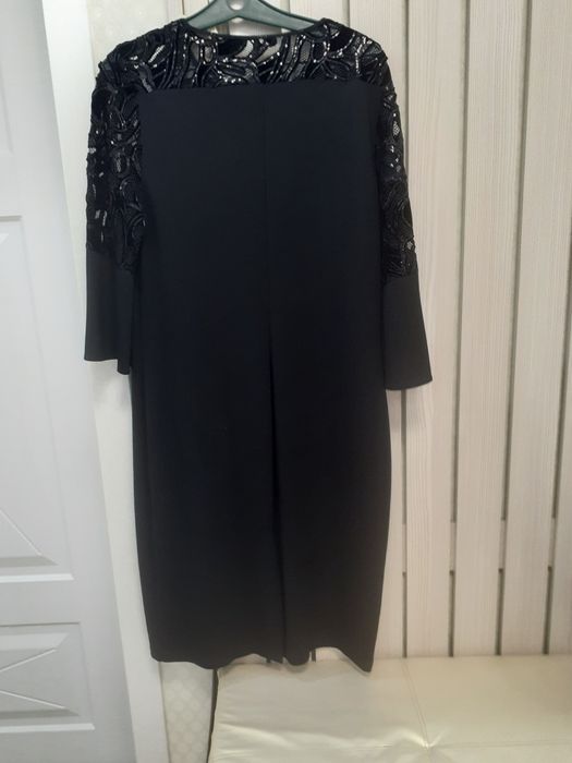 Продам чёрное платье