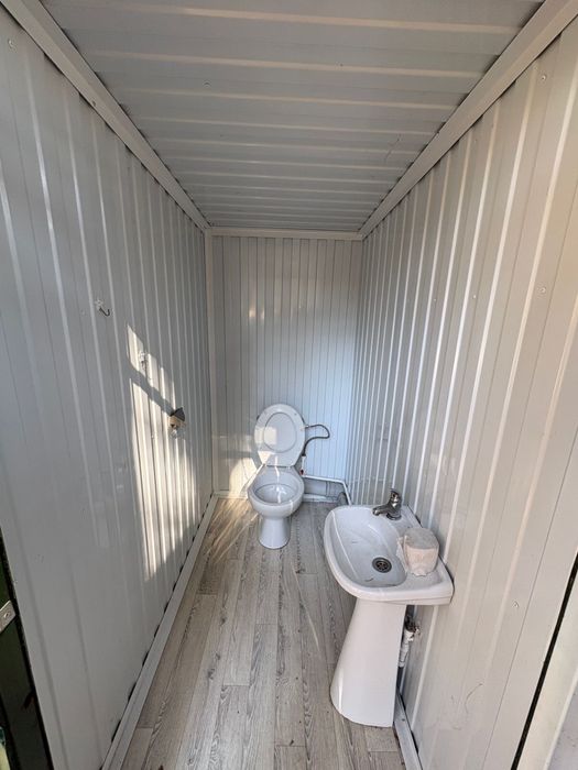 Продам Туалет на ТРИ кабины