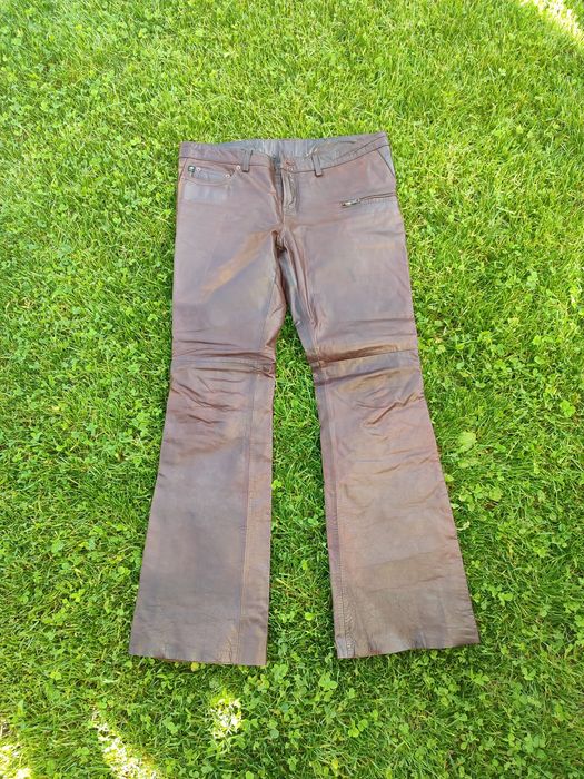 Vând pantaloni piele naturala, mărimea L