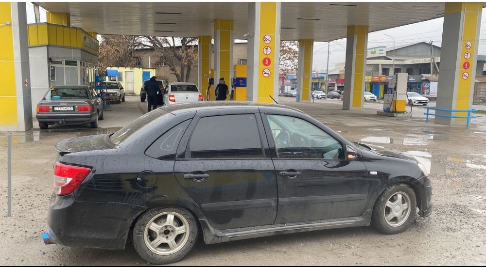 Срочно продам машину лада гранта