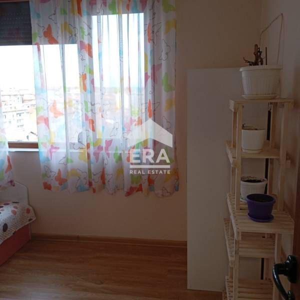 Тристаен апартамент под наем в кв.Тракийски