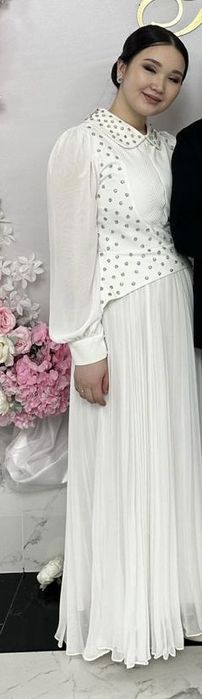 Продам платье в белом цвете