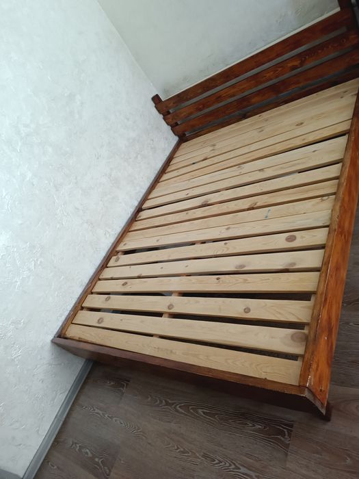 Продам кровать  б/у