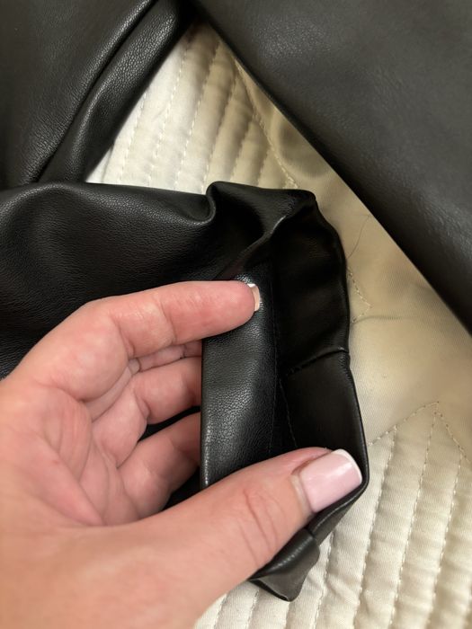 Продам «кожанные» брюки,46р!