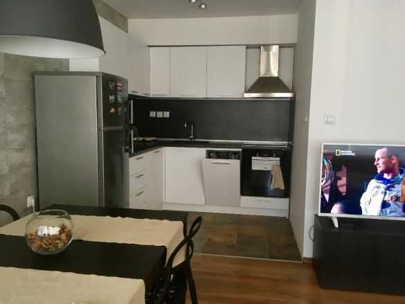 Дава се под наем Двустаен апартамент в Бургас, Лазур - 70 кв.м за 153 € - Снимка #1