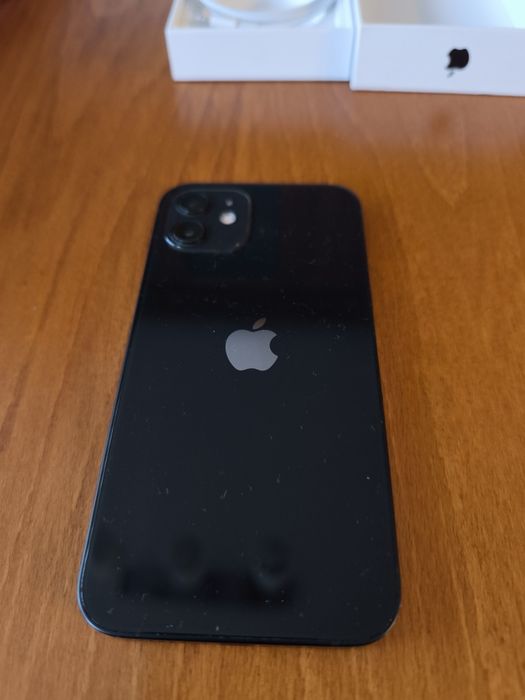 iPhone 12 Black 64 GB с калъфче