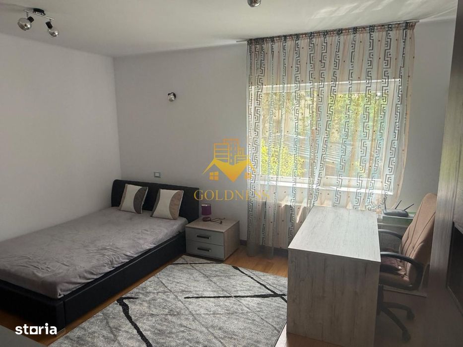 Casa individuala 5 camere zona centrala , 210 mp si garaj propriu!