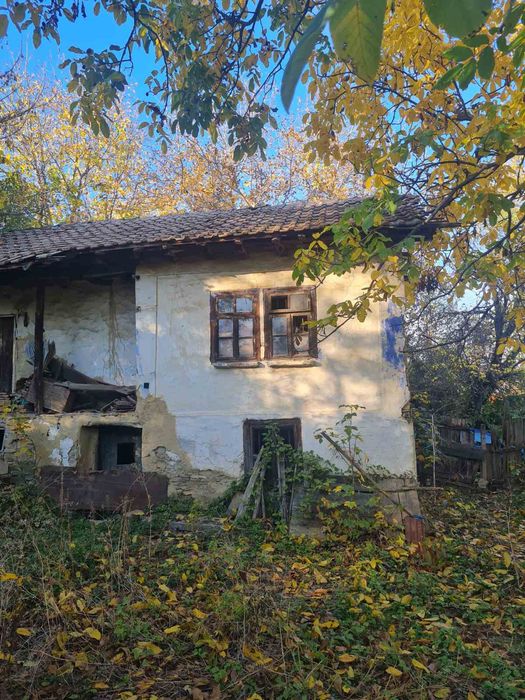 Продава се Къща в с. Слатина, Област Ловеч - 60 кв.м за 51 €/кв.м - Снимка #1