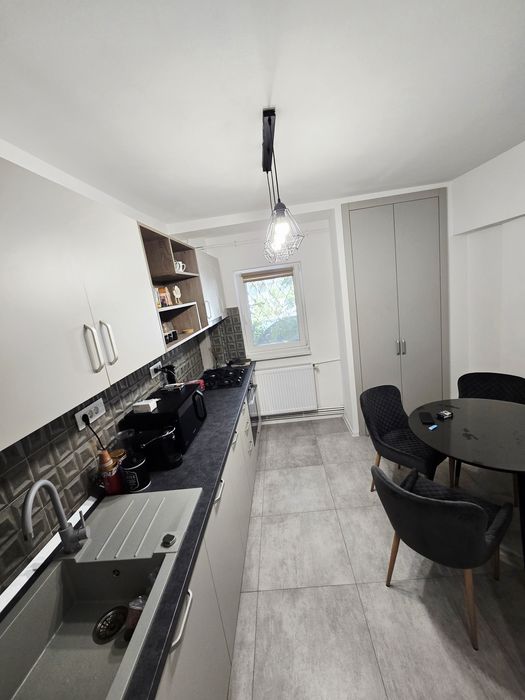 Vand 2 camere decomandat | 1 Mai – Calea Unirii | Insula | Parcul Romanescu | Medicină – Spitalul nr. 1 | Proprietar