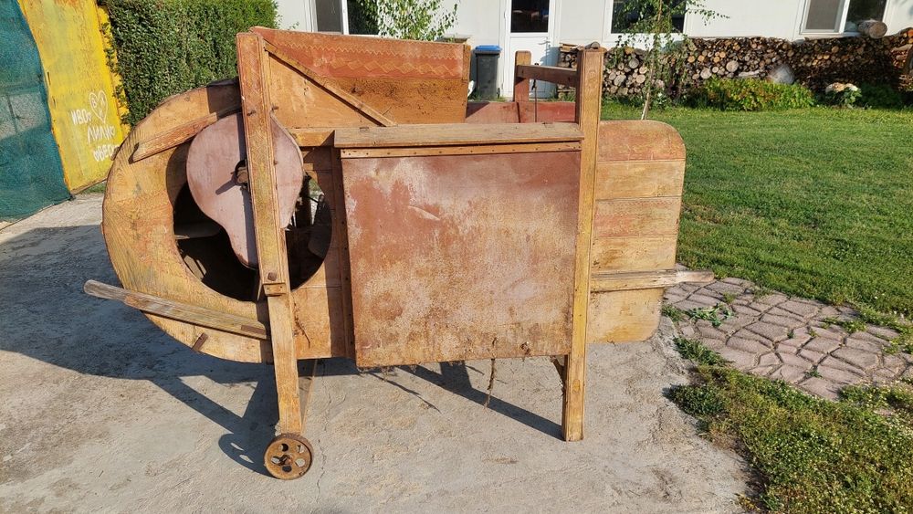 Веялки в автентичен вид и много запазена.