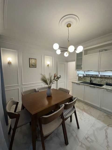 Продава се Двустаен апартамент в София, Център - 79 кв.м за 6102 €/кв.м - Снимка #2