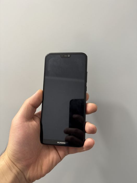 Телефон Huawei p20 lite