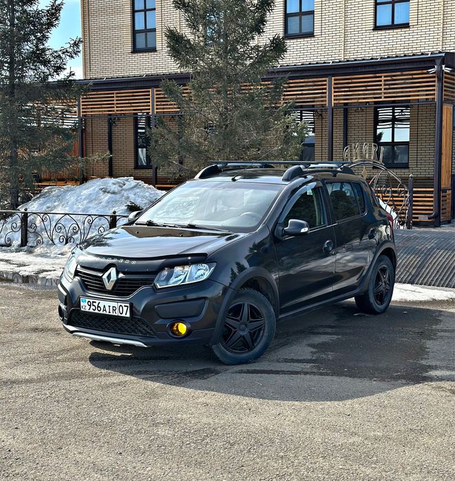 Renault Sandero/автомат/2015г