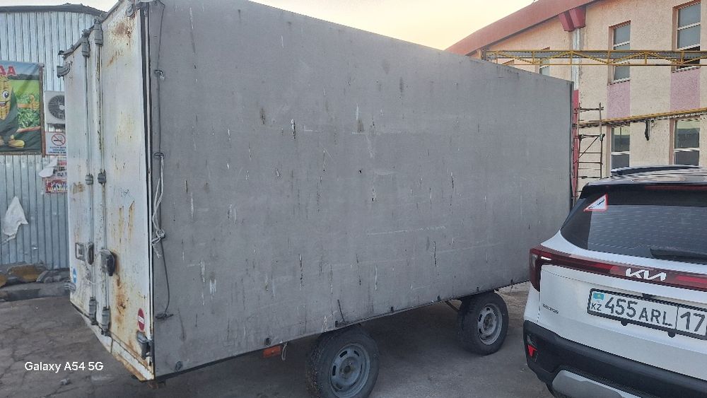 Прицеп. Сауда жасауға, поля басына қоюға ыңғайлы