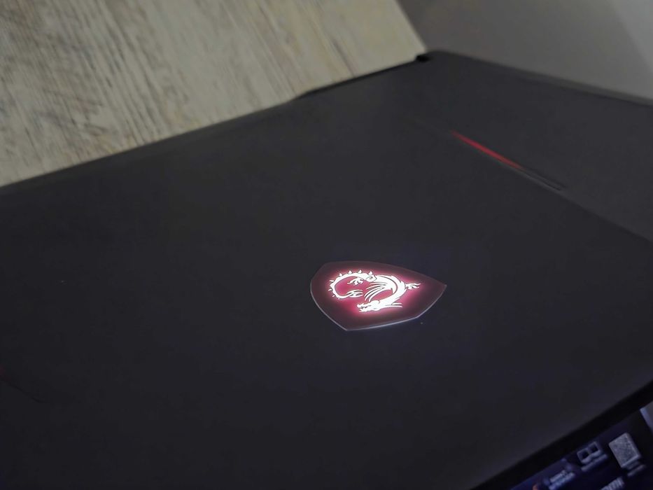 8GB RAM GTX 1650 4GB Core i7-8750H 15.6" FULL HD геймърски лаптоп MSI GL63 8SC