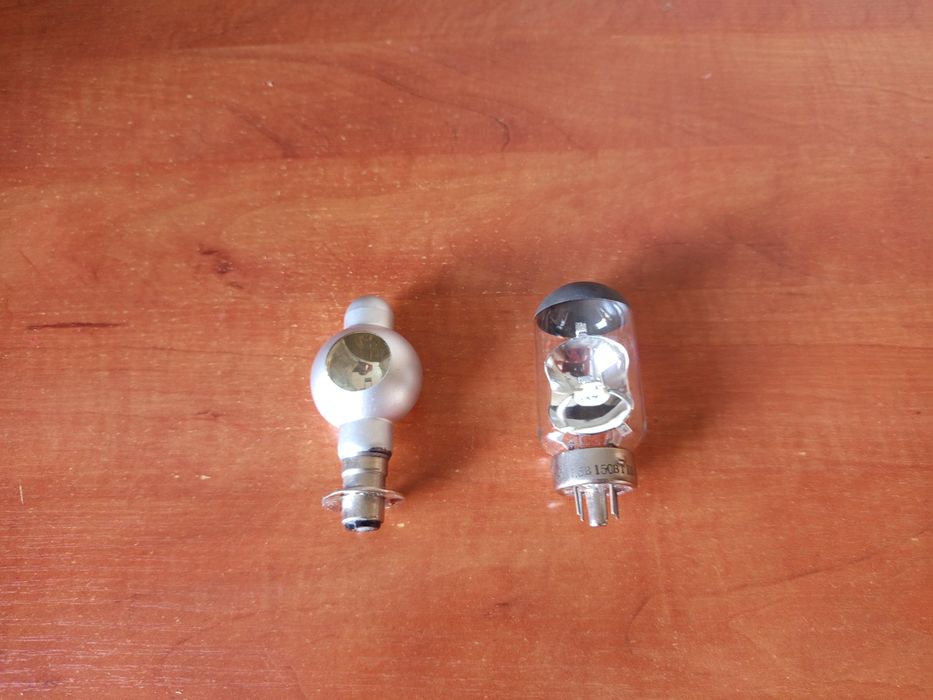 Настольная лампа