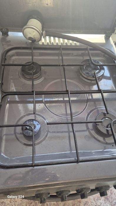 Продам газовую плиту.