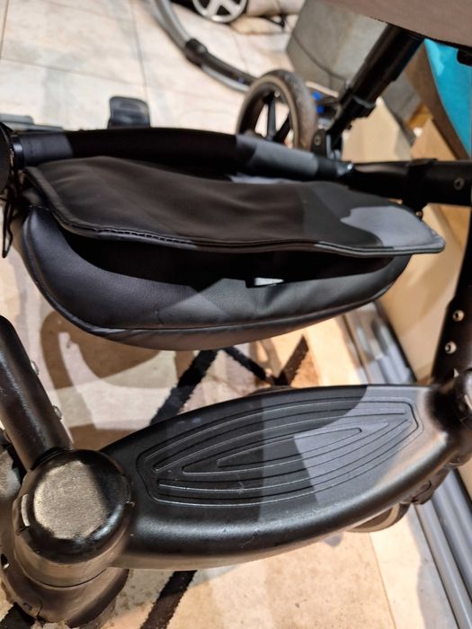 Продавам детска количка с три коша и много функционалности