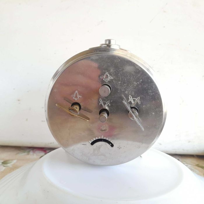 Ceas desteptator mecanic JNSA fabricat in fosta Yugoslavia