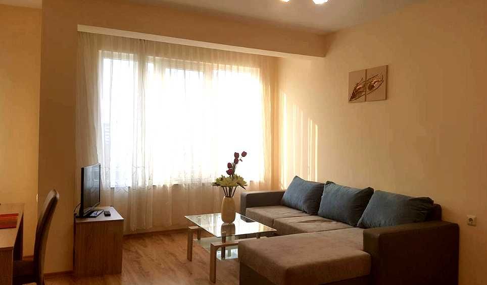 Дава се под наем Тристаен апартамент в Бургас, Изгрев - 80 кв.м за 165.75 € - Снимка #3