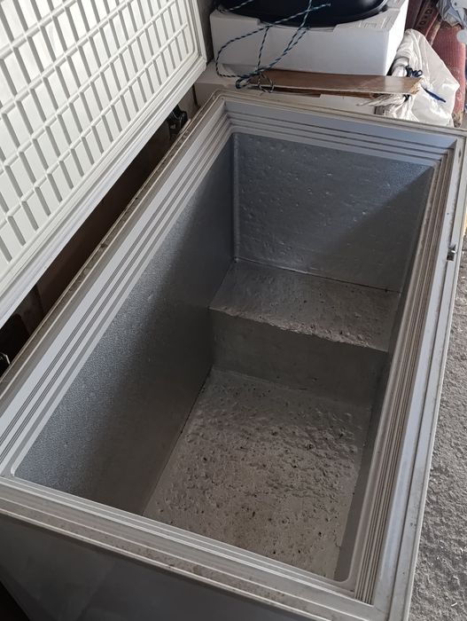 Продам морозильную камеру