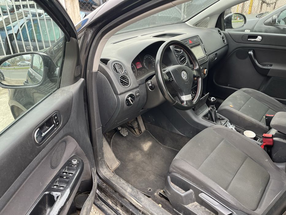 Volkswagen Golf 5 PLUS 1.6 FSI - НА ЧАСТИ