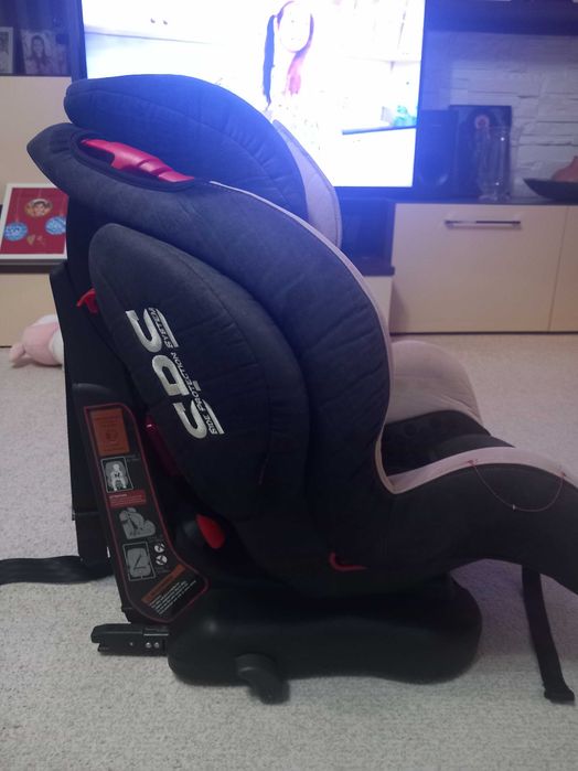 Scaun auto cu isofix