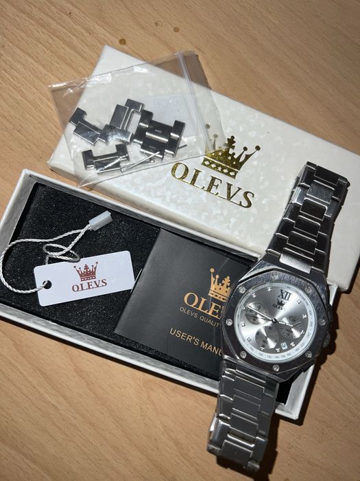 Часовник OLEVS.