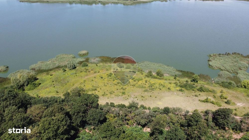 Teren 2404 mp la Lacul Murani langa padure concept Green and Blue