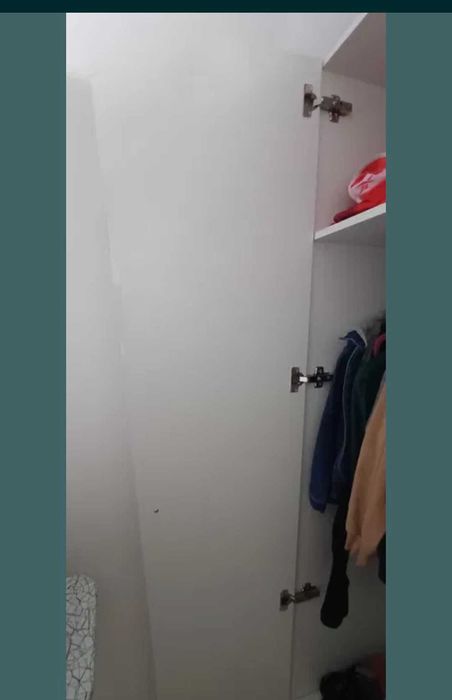 Бесплатно отдаем детский шкаф